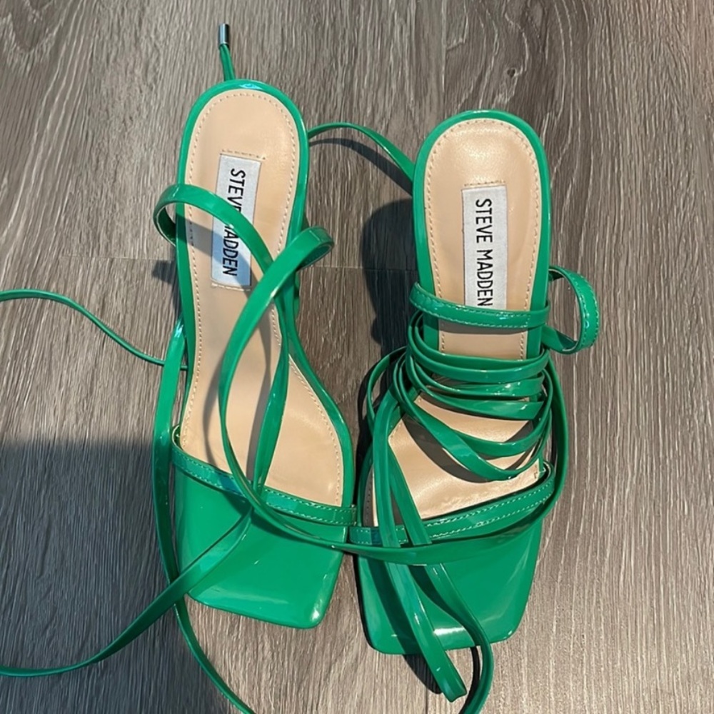 STEVE MADDEN wrap heels